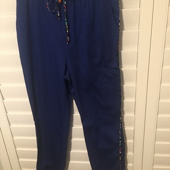 Women’s African inspired print SCRUB pants ✨ - Picture 4 of 4